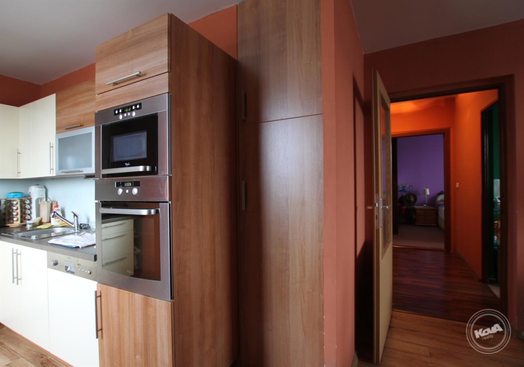 Praha_6_-_Řepy,_prodej_bytu_po_rekonstrukci_3+kk,_lodžie,_sklep_4_