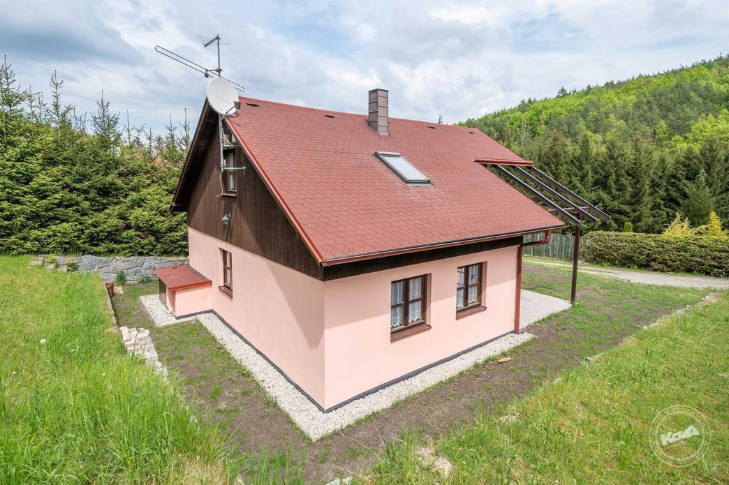 prodej-domu-krepenice-4_optimized