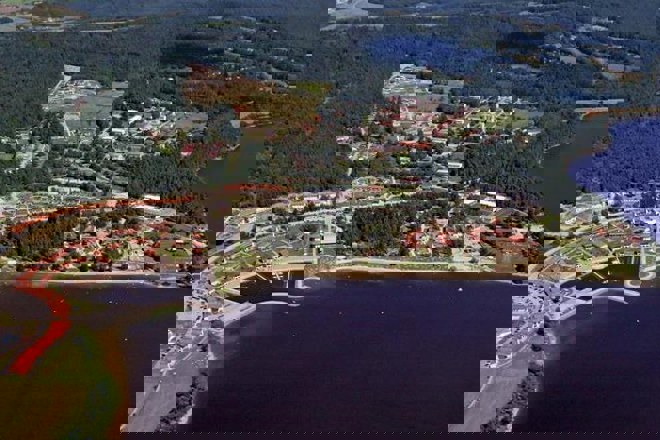 Doky - Lipno, apartmán 3+kk výhledem na jezero, bazén, suna, uzavřený areál