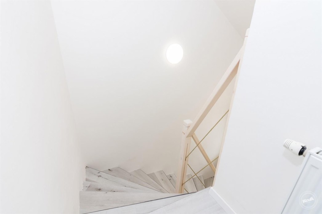 Prodej_rodinného_domu_5+kk,_132_m2_s_garáží_a_pozemkem_019