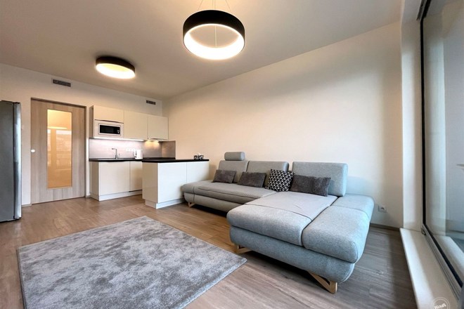 Prodej 1+kk s balkonem a sklepem v moderní residenci Harfa Design