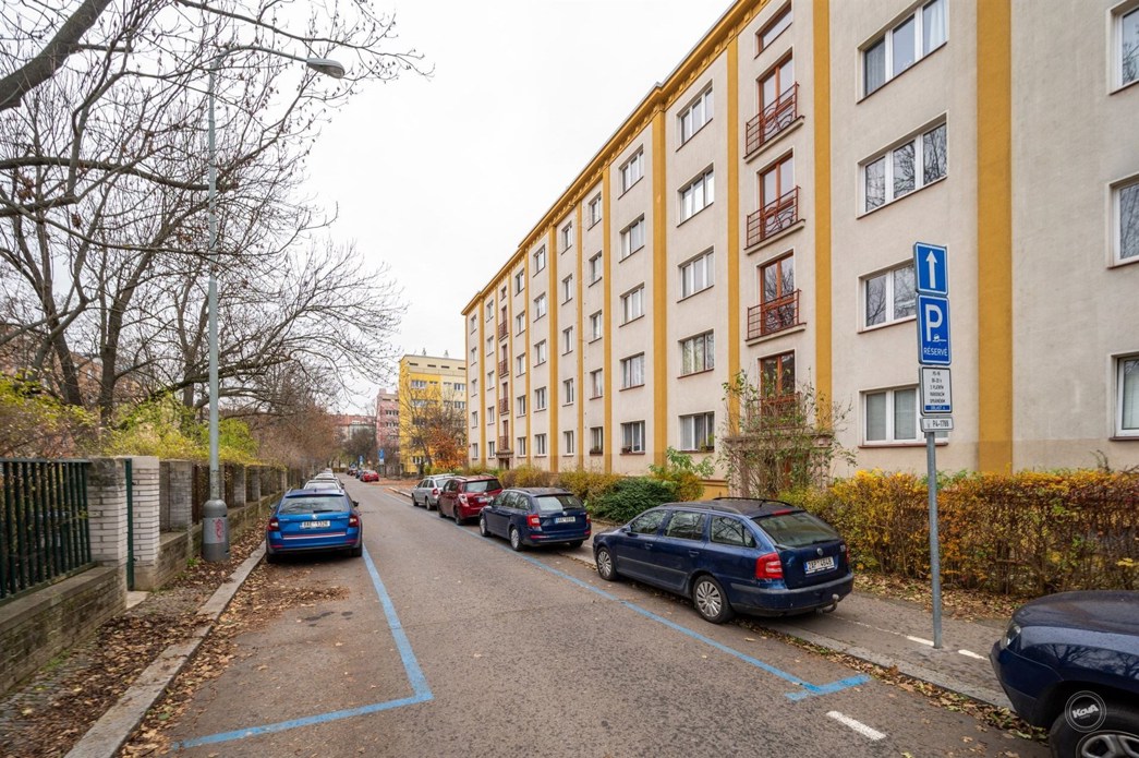 Prodej_slunného_bytu_2+1,_69_m²_–_Herálecká_I,_Praha_4_013