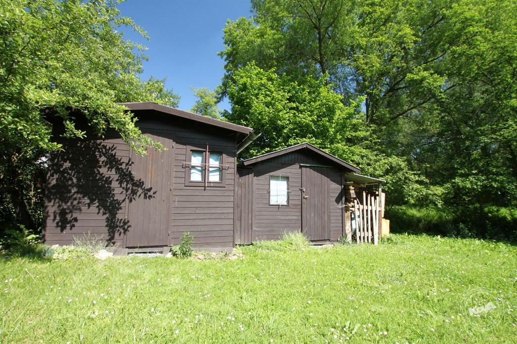 Prodej_chaty_Ořech,_Praha_7