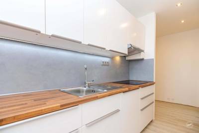 Pronájem_bytu_Kamýk,_Praha_12_s_výhledem_2