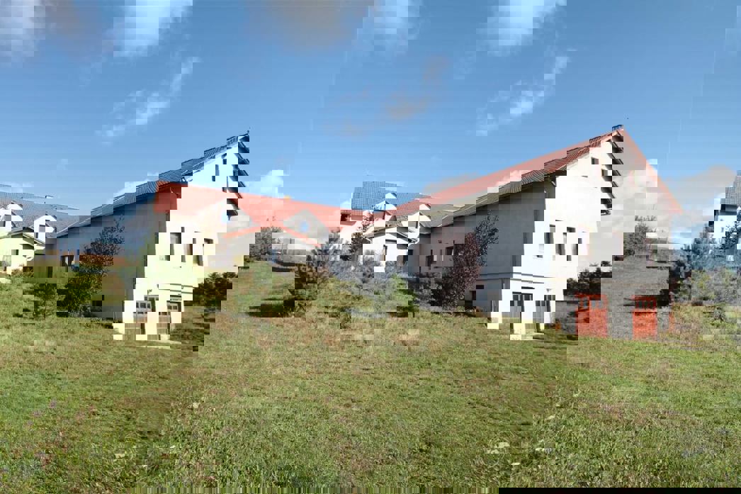 Prodej_domu_s_dilnou_Borotin_1