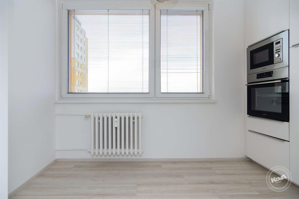 Pronájem_bytu_Kamýk,_Praha_12_s_výhledem_4