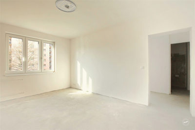 Pardubice,_prodej_bytu_2+kk_po_rekonstrukci_56_m2_+_lodzie,_sklep__001