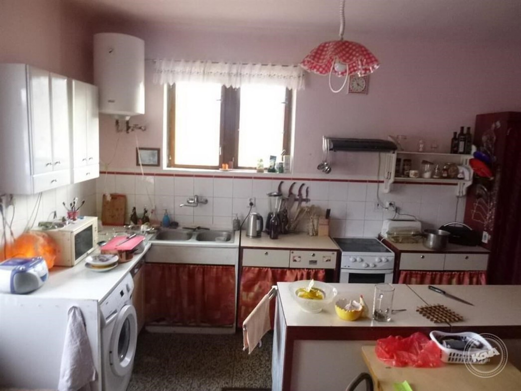 Drazba_podilu_na_dome_a_velke_zahrady_10