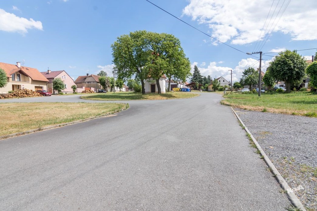 Zemědělská_usedlost_5+1_v_Robčice_u_Plzně_s_návsí_resize