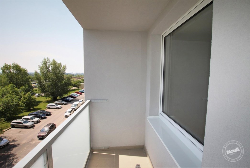 Prodej_bytu_3+kkL,_76_m²_s_výhledem_na_golfové_hřiště_015_(Kopírovat)