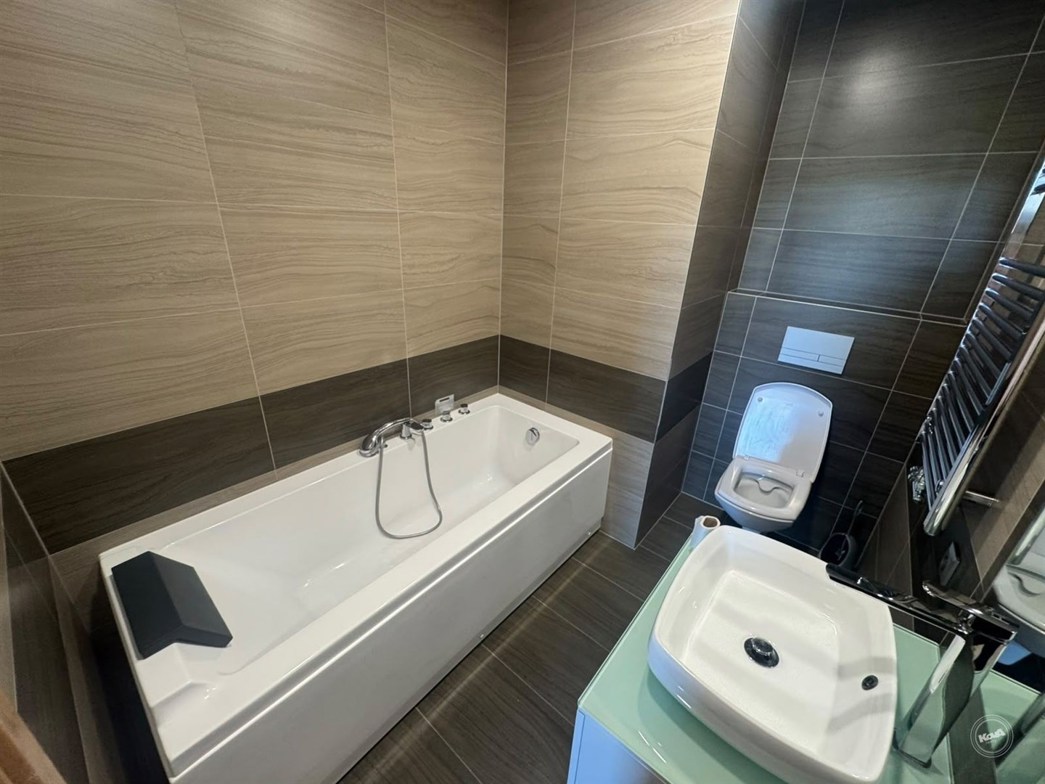 Pronájem_2+kk,_64_m²_+_balkon_18,5_m²,_Residence_Růžák_07