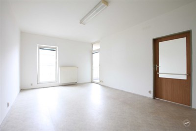 Plzen,_prodej_bytu_2+kk,_65_m2,_lodzie,_sklep,_garazove_stani_18_m2_003