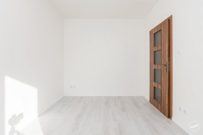 Prodej_rodinného_domu_5+kk,_132_m2_s_garáží_a_pozemkem_013