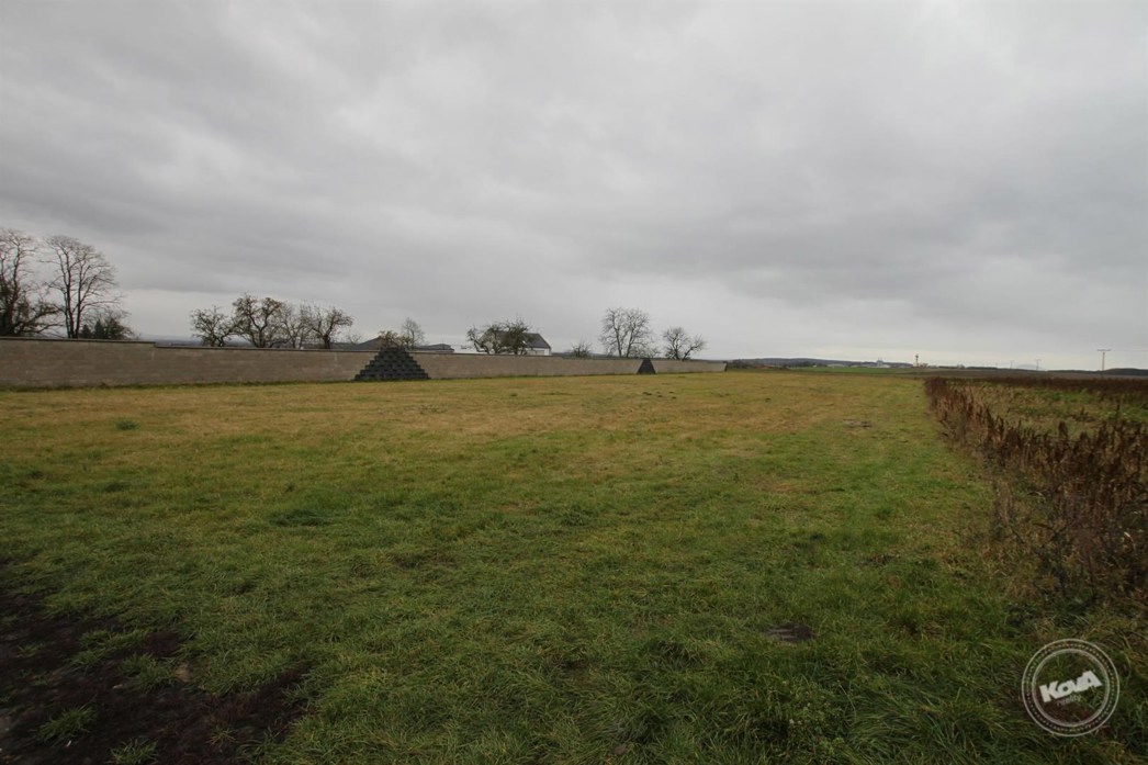 Dražba_stavebního_pozemku_3055_m2_v_Byšicích,_okres_Mělník_02