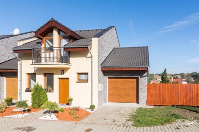 Prodej_rodinného_domu_5+kk,_132_m2_s_garáží_a_pozemkem_01