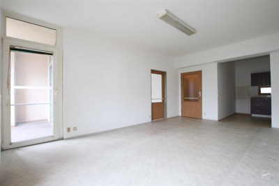 Plzen,_prodej_bytu_2+kk,_65_m2,_lodzie,_sklep,_garazove_stani_18_m2_005