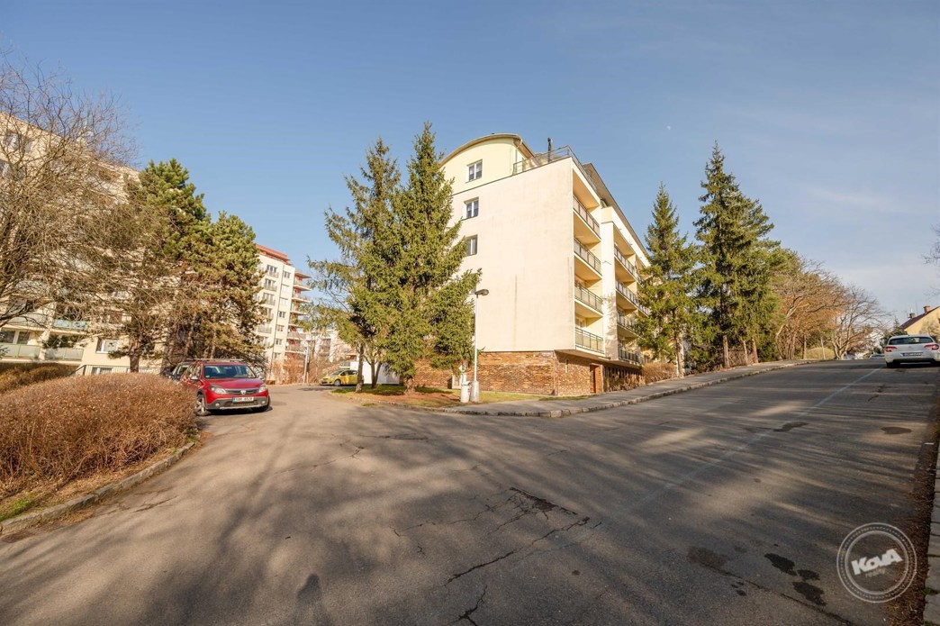 Praha_5_-_Malvazinky,_prodej_bytu_4+1,_126_m2,_lodžie,_sklep_21