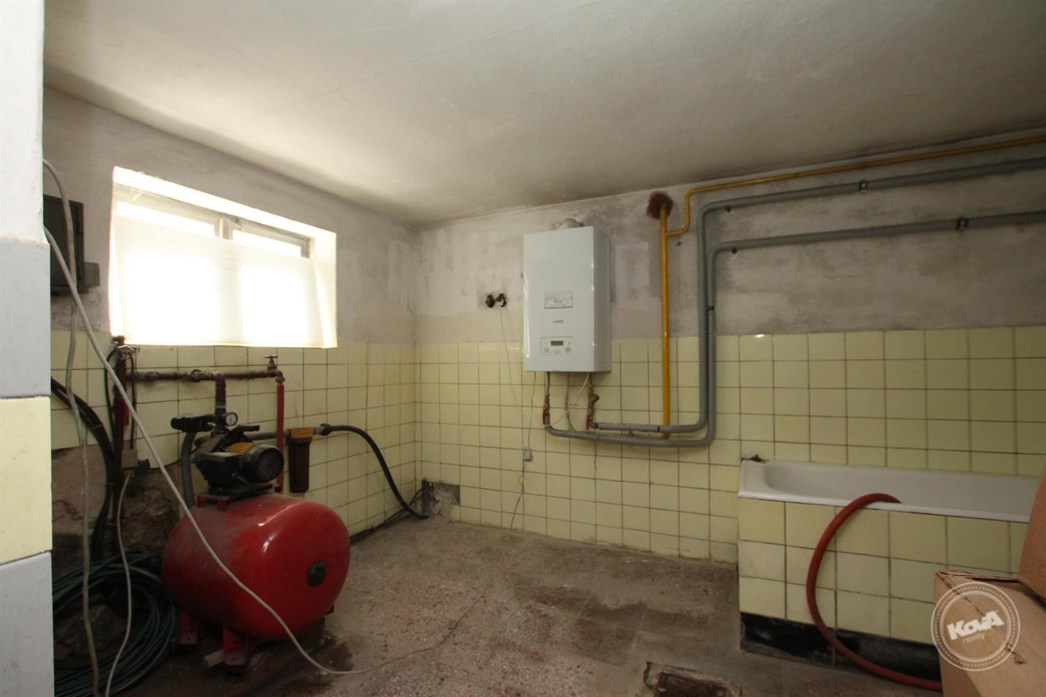 Příbram_-_Lhota_u_Příbramě,_prodej_domu_250_m2_se_zahradou_1529_m2,_garáž,_balkon,_sklep_11_