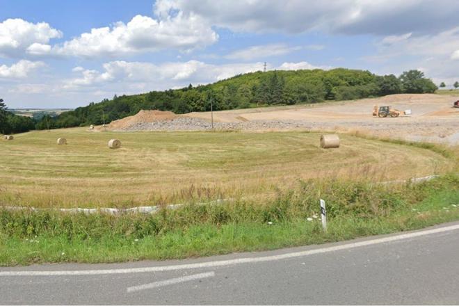 Strategický investiční pozemek 17 441 m² v blízkosti budoucí D3, Jílové, Praha  západ