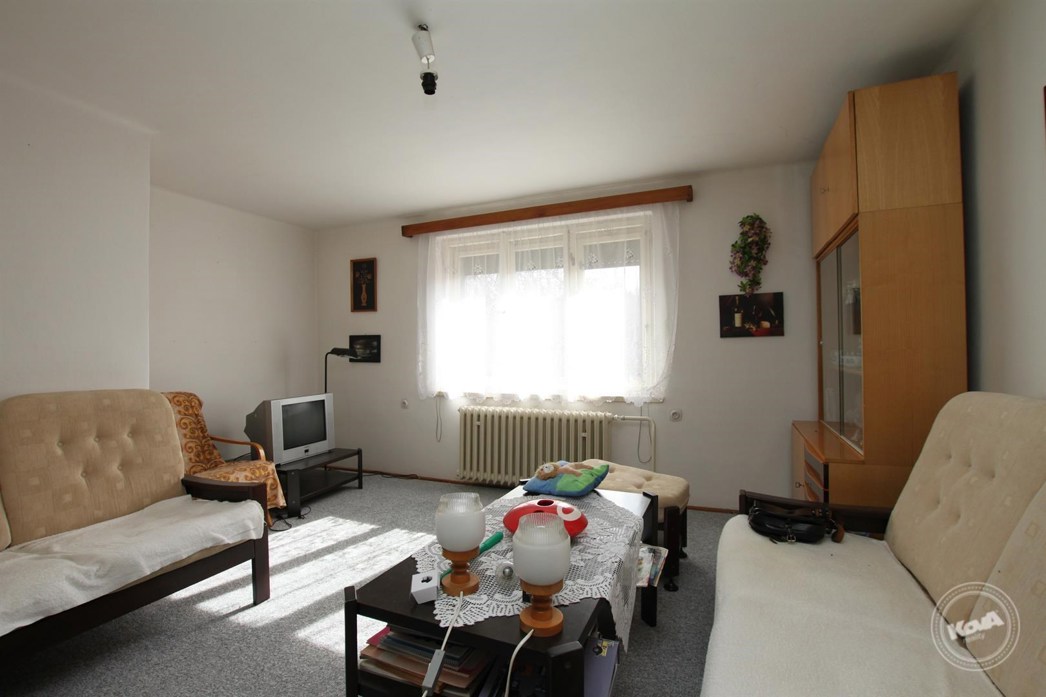 Příbram_-_Lhota_u_Příbramě,_prodej_domu_250_m2_se_zahradou_1529_m2,_garáž,_balkon,_sklep_21_