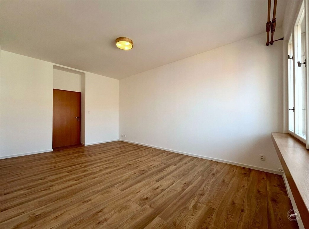 Pronájem_BYT_Dobrovského_Praha_Letná_09