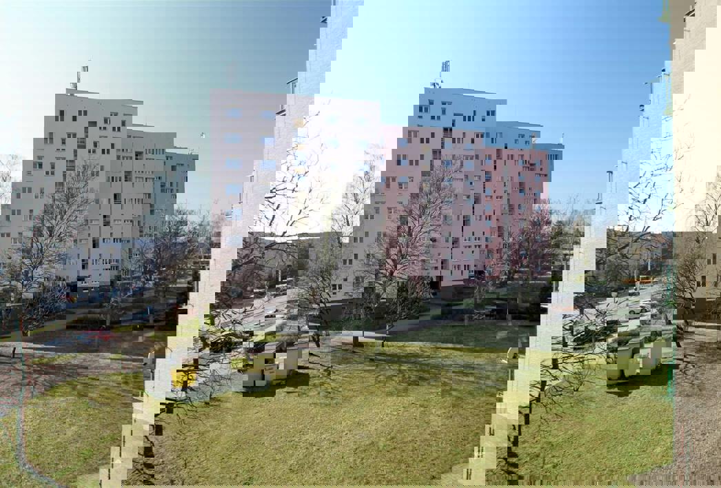 Pardubice,_prodej_bytu_2+kk_po_rekonstrukci_56_m2_+_lodzie,_sklep__009