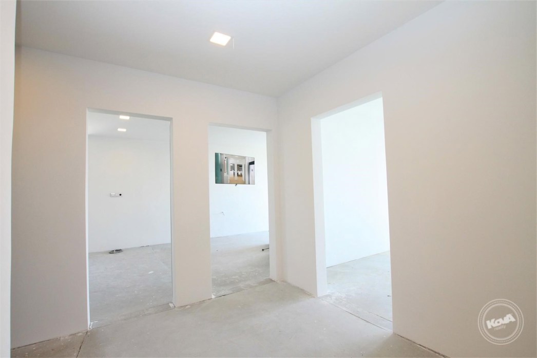 Prodej_bytu_3+kkL,_76_m²_s_výhledem_na_golfové_hřiště_013_(Kopírovat)