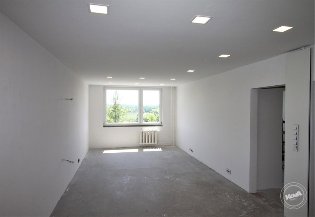 Prodej_bytu_3+kkL,_76_m²_s_výhledem_na_golfové_hřiště_03_(Kopírovat)