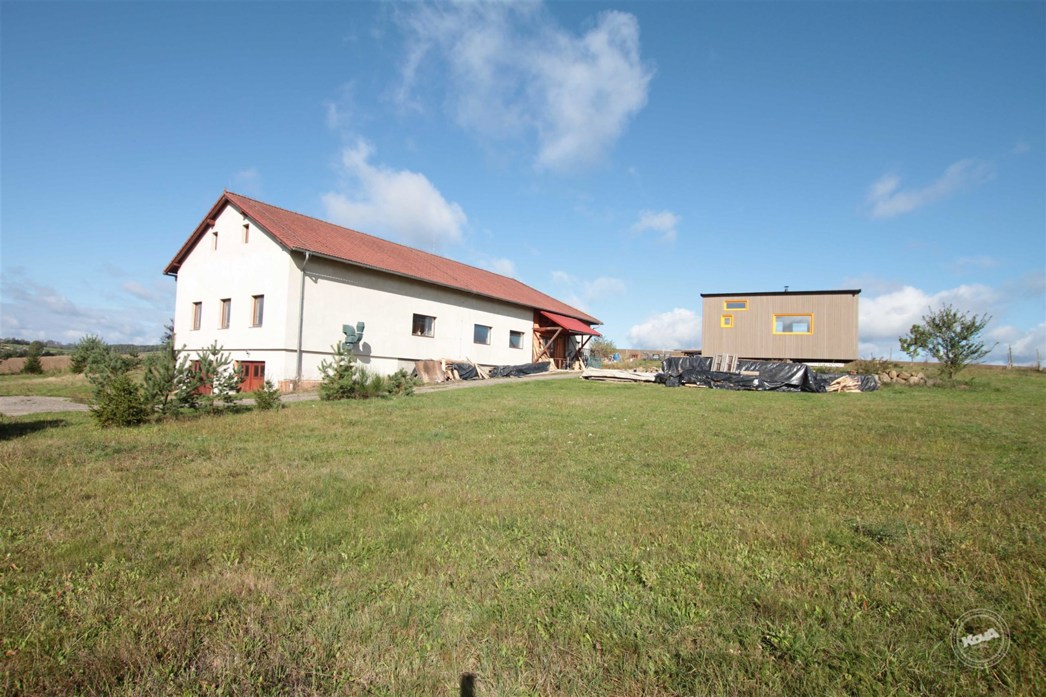 Prodej_domu_s_dilnou_Borotin_3