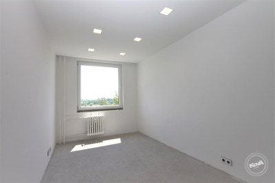 Prodej_bytu_3+kkL,_76_m²_s_výhledem_na_golfové_hřiště_08_(Kopírovat)