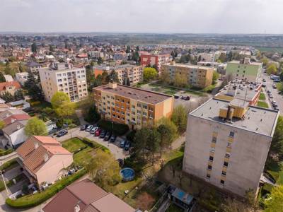 Prostorný_byt_4+1_se_zasklenou_lodžií,_cca_94_m²_–_Praha_9,_Kyje_14