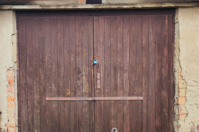 Řadová garáž 18 m² v žádané lokalitě Prahy 10 – Michle