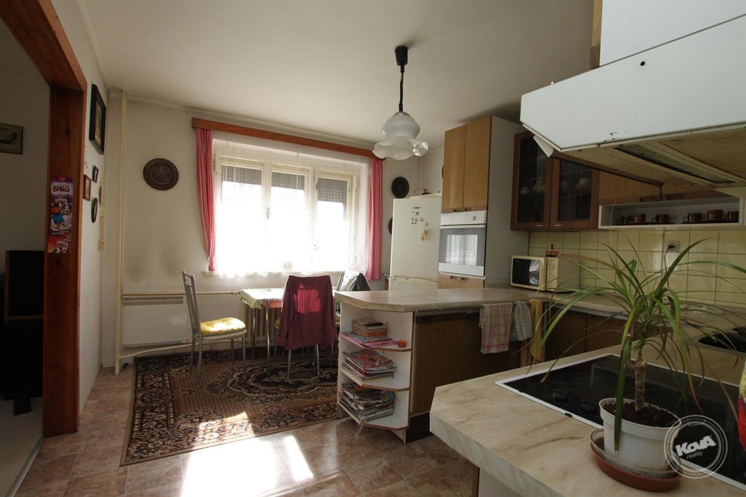 Příbram_-_Lhota_u_Příbramě,_prodej_domu_250_m2_se_zahradou_1529_m2,_garáž,_balkon,_sklep_17_