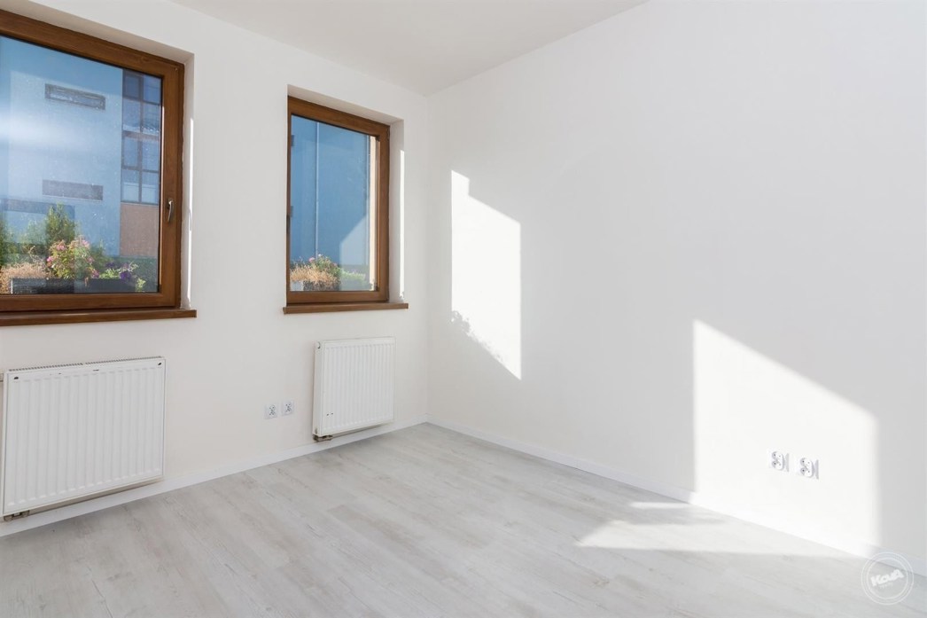 Prodej_rodinného_domu_5+kk,_132_m2_s_garáží_a_pozemkem_012