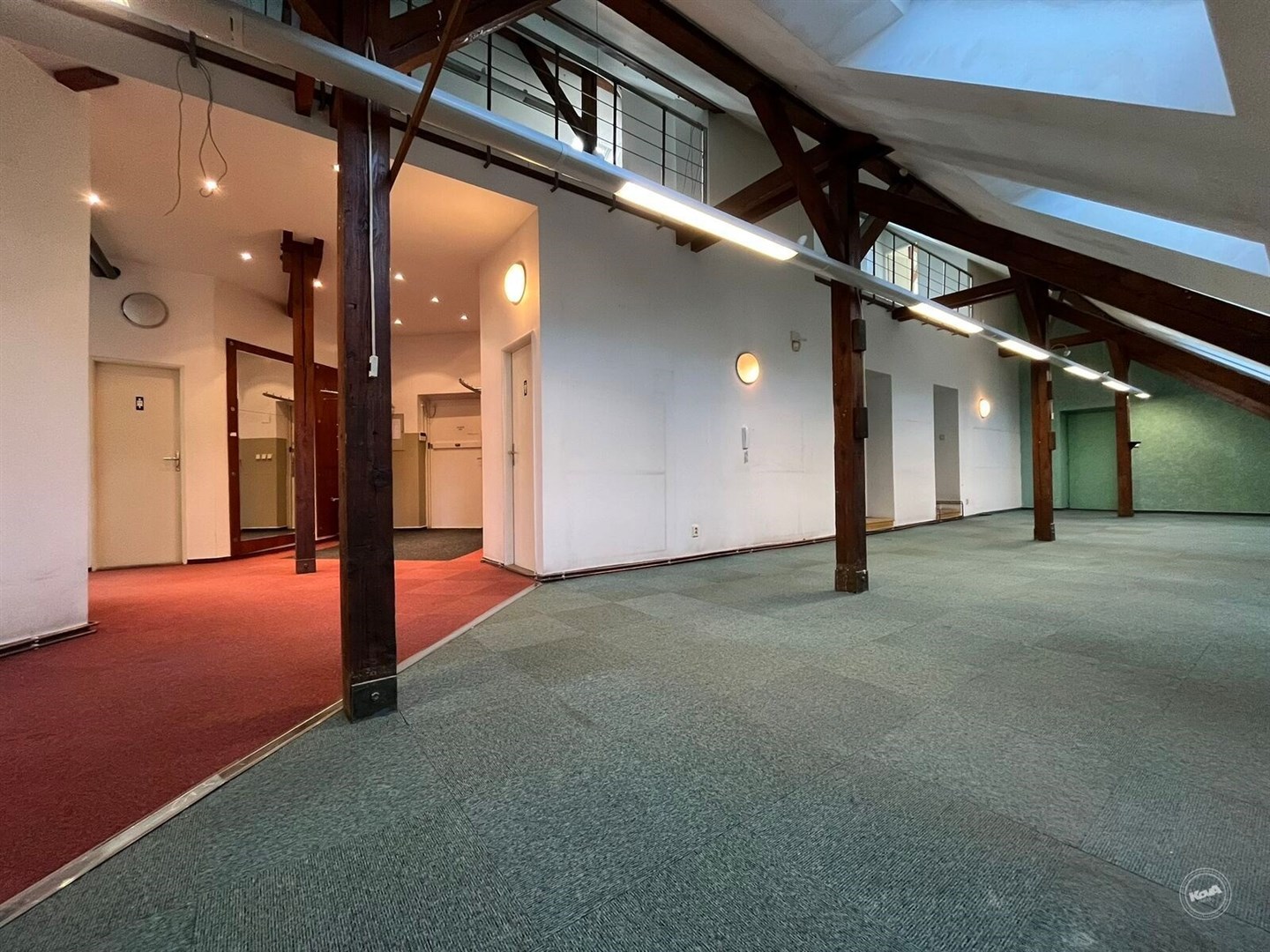 Kancelářské prostory s kompletním zázemím