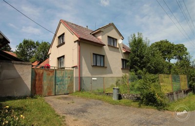 Prodej_venkovského_stavení_4+1,_173_m2,_s_rozsáhlým_pozemkem_01