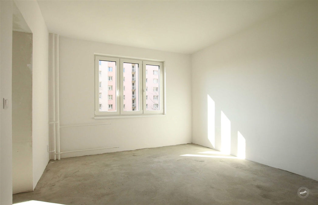 Pardubice,_prodej_bytu_2+kk_po_rekonstrukci_56_m2_+_lodzie,_sklep__007