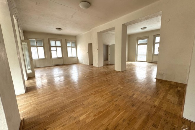 Pronájem komerčního prostoru 183 m², Praha – Zbraslav, ul. Elišky Přemyslovny