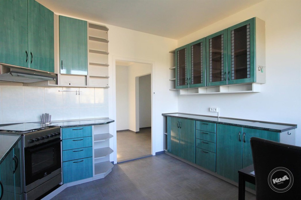 Praha_4_-_Modřany,_prodej_bytu_3+1,_76,4_m2,_lodžie,_komora,_sklep_9