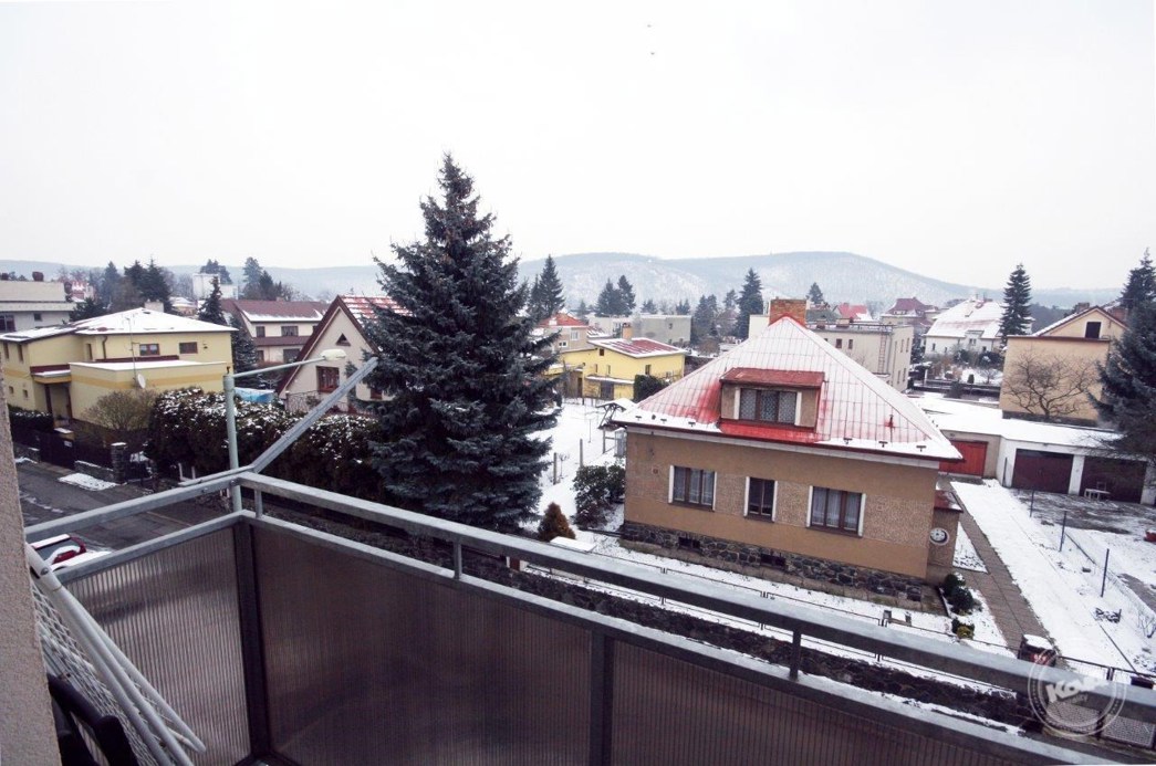 Prodej bytu 1+1, Praha 5, Zbrasalv, El. Přemyslovny 4 Prodej_bytu_1+1,_Praha_5,_Zbrasalv,_El._Přemyslovny_4