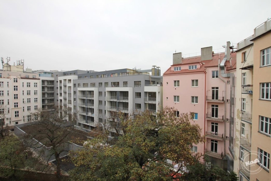 Prodej_bytu_podílů_na_bytech_Praha,_Na_Brehu_17_-_1