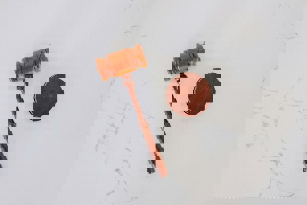 Ilustrační obrázek článku 'Co jsou právní vady na nemovitosti'