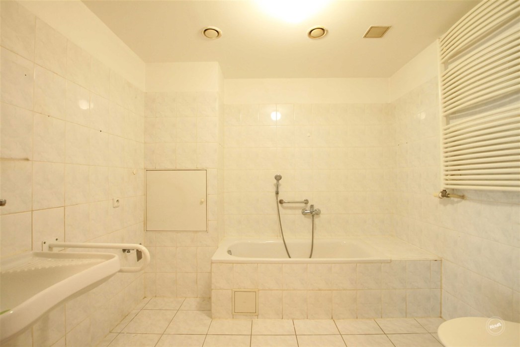 Plzen,_prodej_bytu_2+kk,_65_m2,_lodzie,_sklep,_garazove_stani_18_m2_010