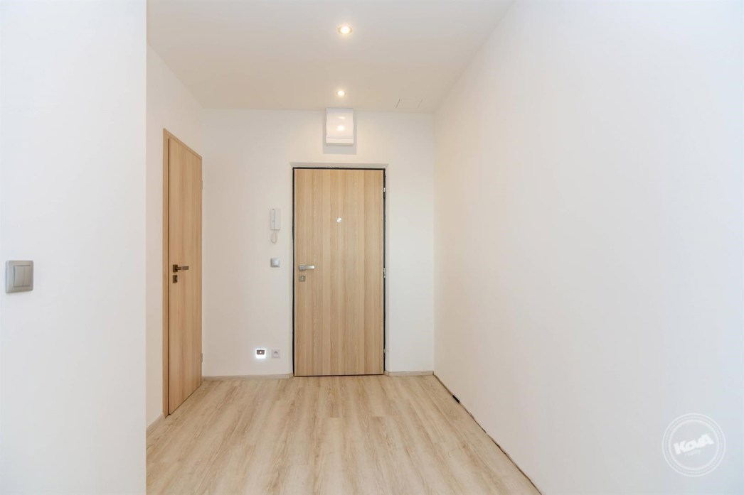 Pronájem_bytu_Kamýk,_Praha_12_s_výhledem_13