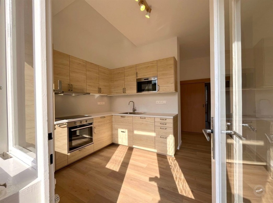 Pronájem_BYT_Dobrovského_Praha_Letná_13