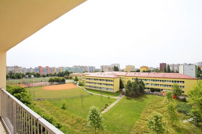 Praha_6_-_�epy,_prodej_�erstv�_zrekonstruovan�ho_bytu_3+kkL_o_v�m��e_78_m2_a_vlastn�_gar�e_3