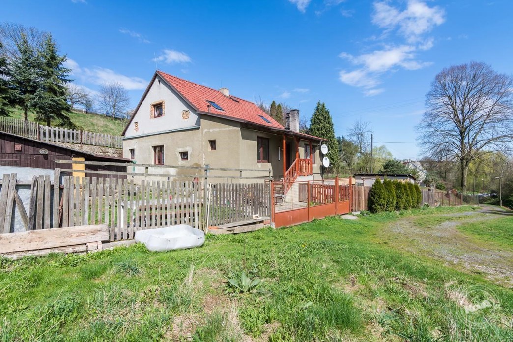 Dražba_domu_Rakovník,_Lašovice_-_1