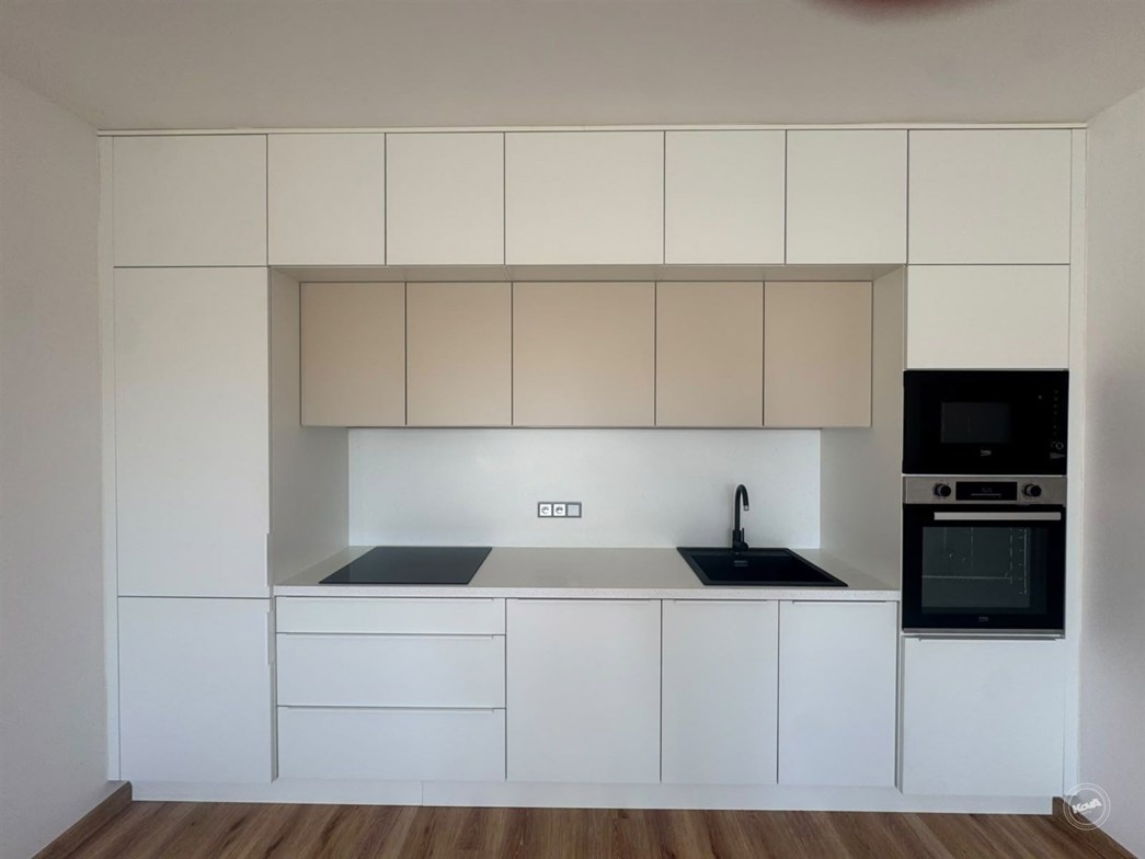 Pronájem_2+kk,_64_m²_+_balkon_18,5_m²,_Residence_Růžák_03