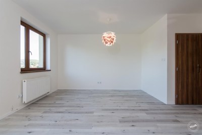 Prodej_rodinného_domu_5+kk,_132_m2_s_garáží_a_pozemkem_04