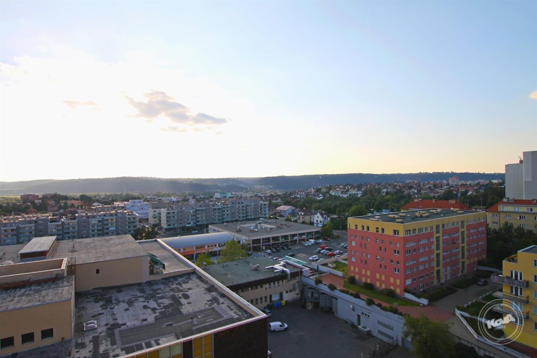 Praha_4_-_Modřany,_prodej_bytu_3+1,_76,4_m2,_lodžie,_komora,_sklep_13